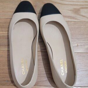 Authentic CHANEL Ballerinas - Size 38 1/2C